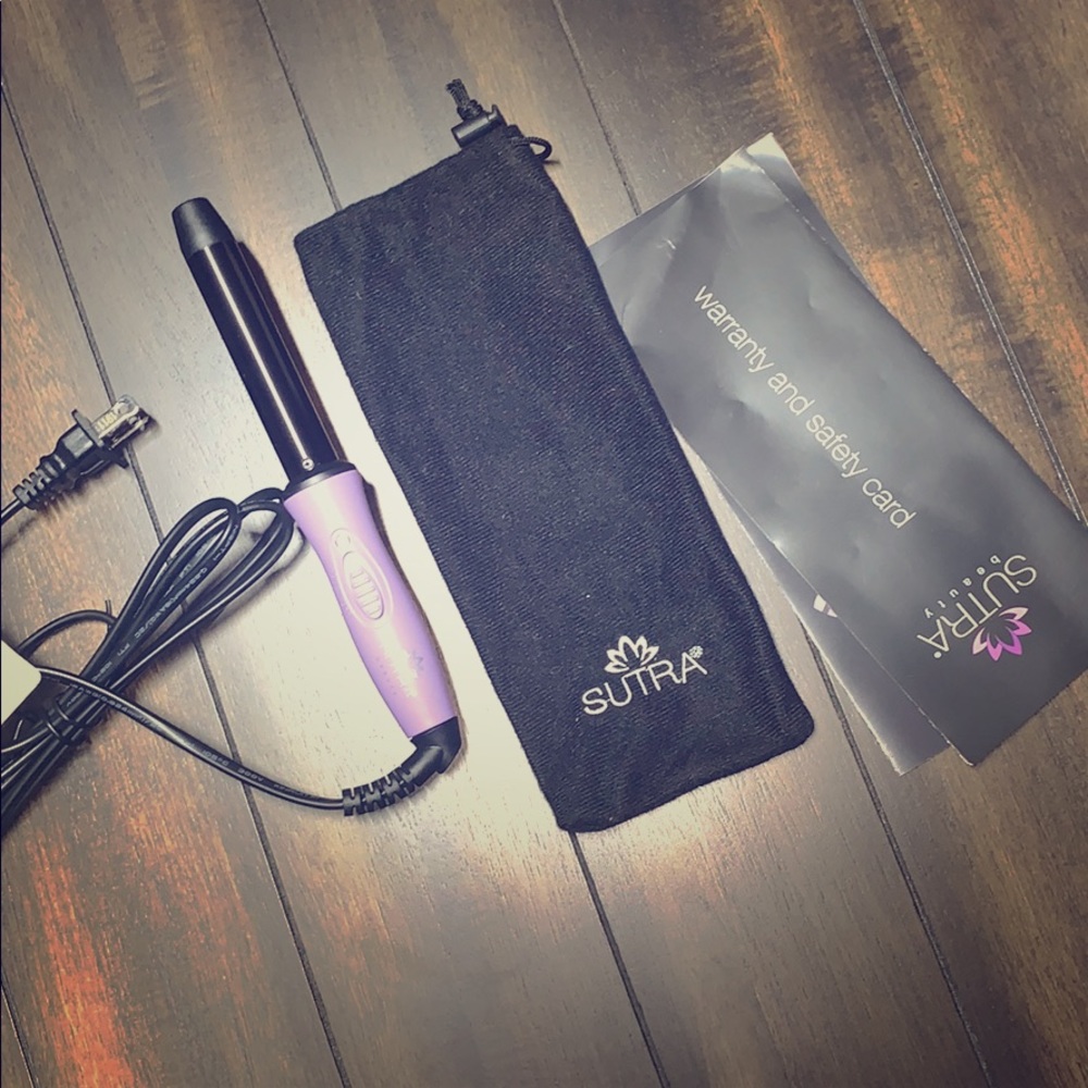 Mini purple curling iron